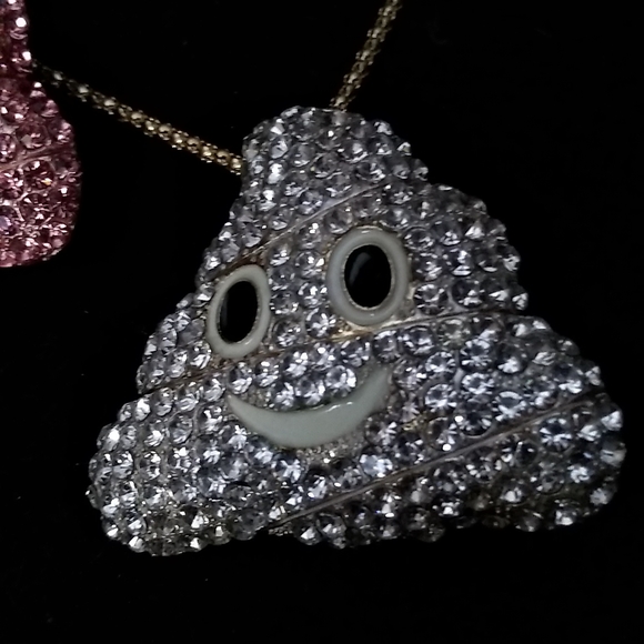 Pink or White Crystal Emoji Poo Brooch Pendant Necklace - Picture 3 of 6